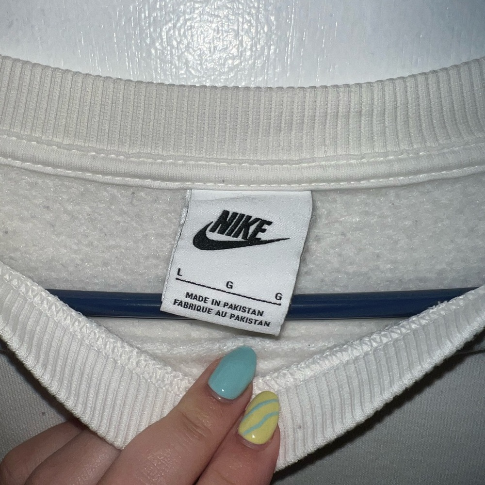 Nike Women’s White Crewneck Sweater - Picture 3 of 3